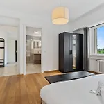Lux 2br With Views & Balcony アパート