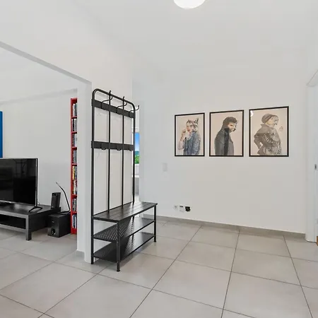 Apartment Lux 2br With Views & Balcony *