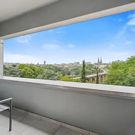 Apartament Lux 2br With Views & Balcony