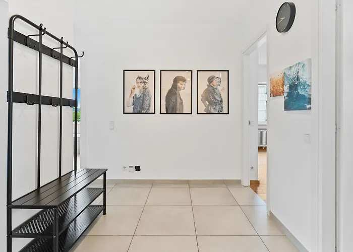 Lux 2br With Views & Balcony Lägenhet