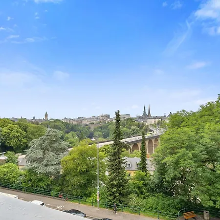 Lux 2br With Views & Balcony