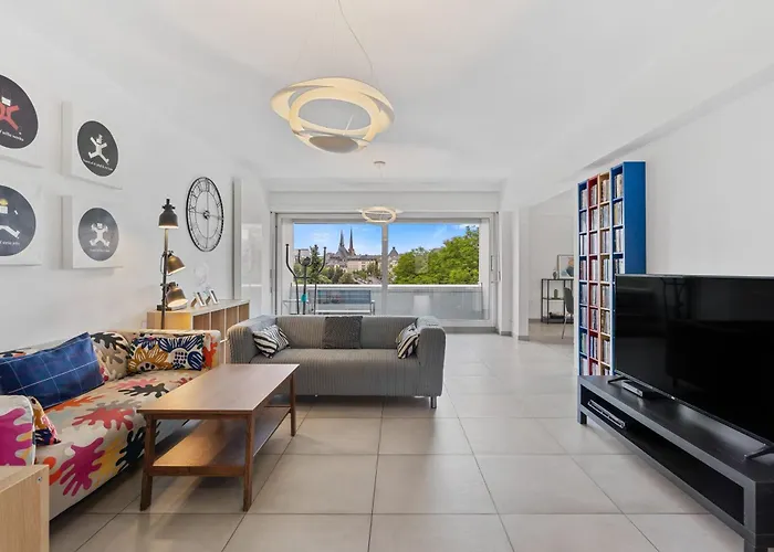 Apartment Lux 2br With Views & Balcony